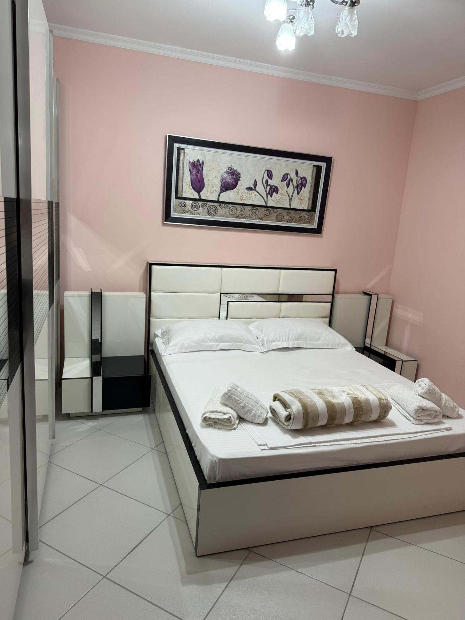 Amy'S Luxury Appartment Shkoder Bagian luar foto